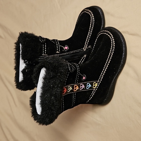 Lil Karena Faux Suede Boots Size: 8 NWOT - Picture 4 of 8